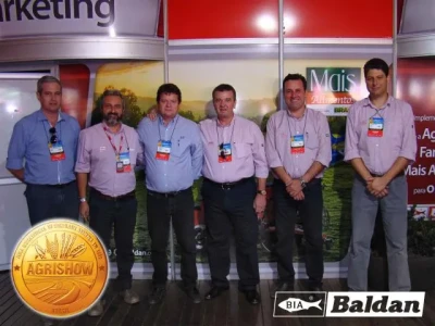 Srs. Renato Mastropietro, Raul Capparelli, Walter Baldan Filho, Celso Ruiz e Alexandre Tessi com André Rorato (Diretor Comercial da LS Tractor).