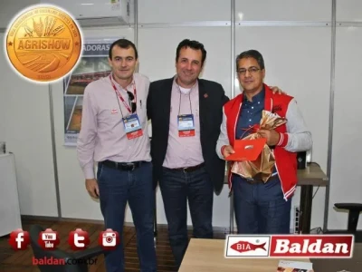 Srs. Claudimir Vicentini, Celso Ruiz e o Sr. Juiene Paulo Mota da Jumasa de Juara (MT).