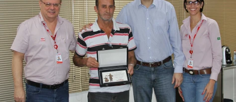Homenagem ao Sr. Aparecido Martins pelos 20 anos de trabalho