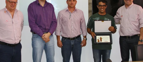 Homenagem ao Sr. Paschoal André pelos 32 anos de trabalho