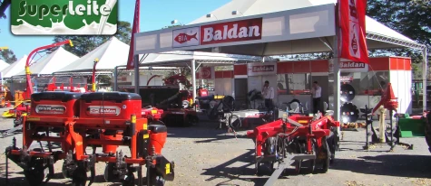 Baldan apresenta suas máquinas e implementos na SuperLeite