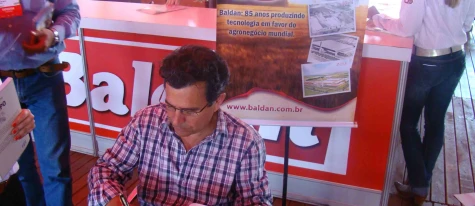 Xico Graziano lança seu livro no stand da Baldan na Agrishow 2013.